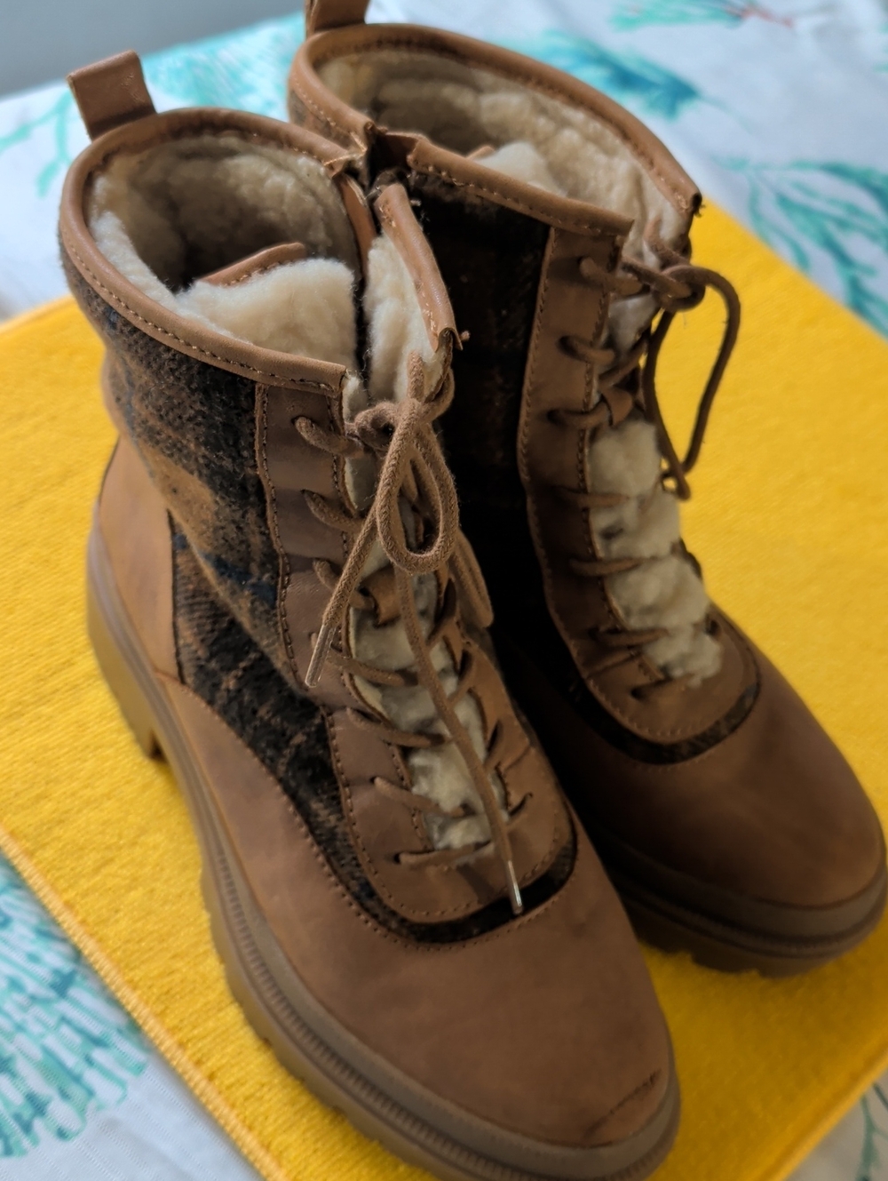 Women's Brown Lace-Up Shearling Winter Boots